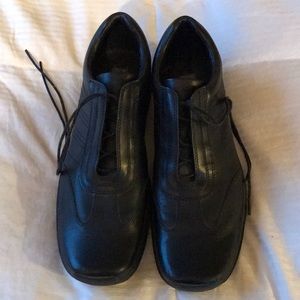 Black dress shoes